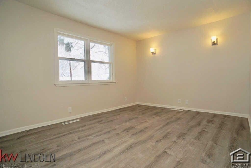 Living Room before staging — Vacation Rental Design