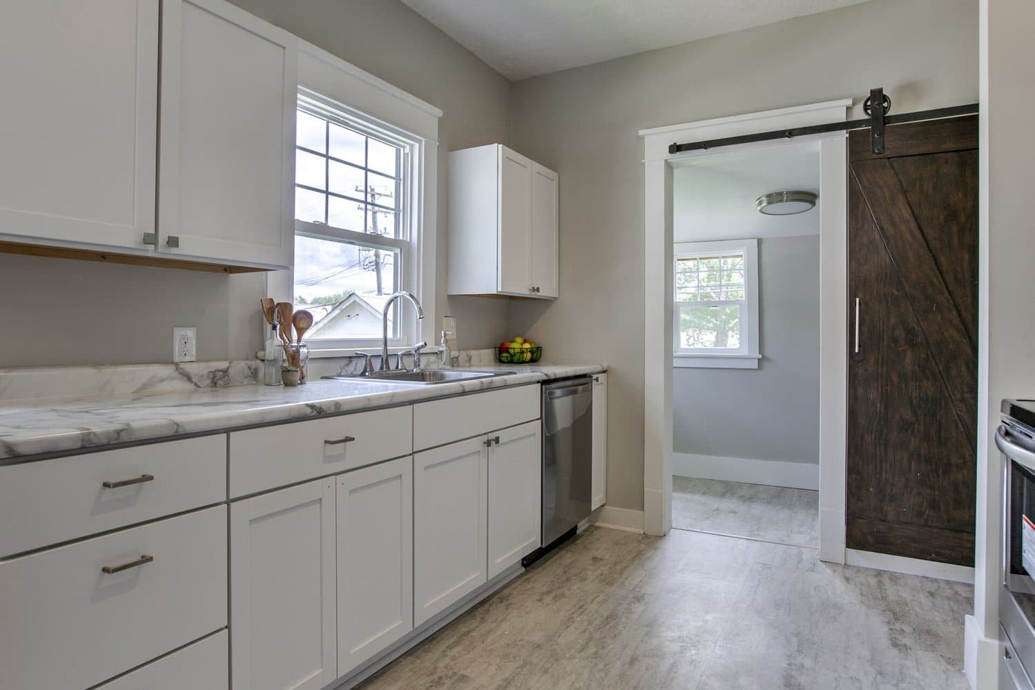 Kitchen staged by Acorn Home Staging — Cable Avenue