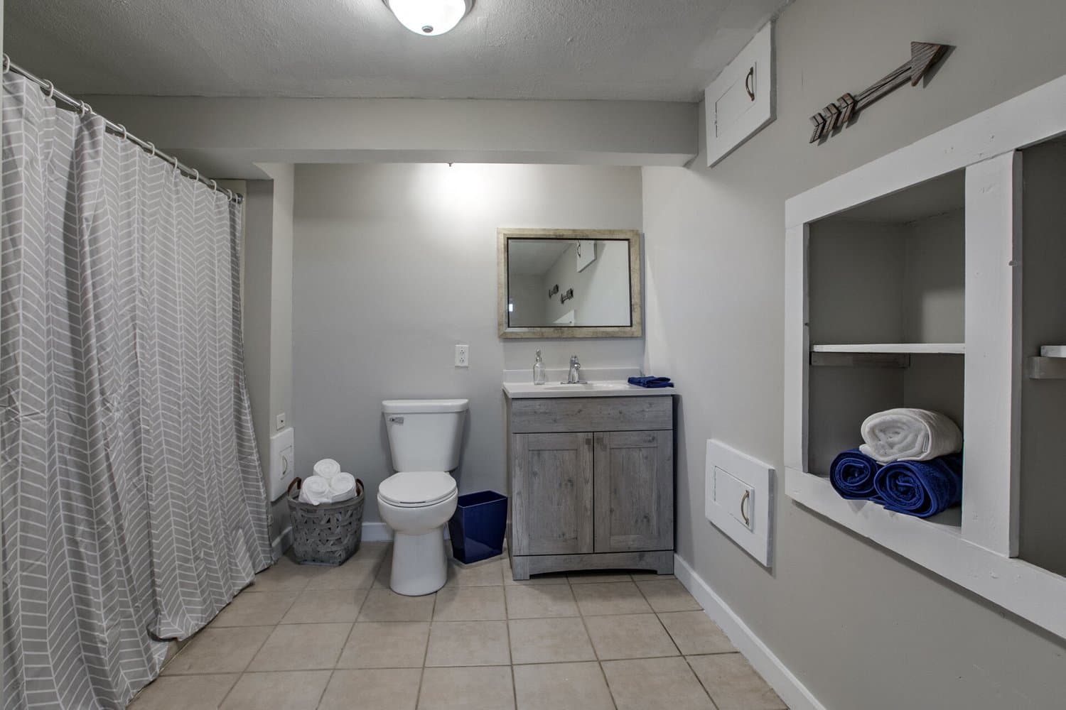 Bathroom staged by Acorn Home Staging — Cable Avenue