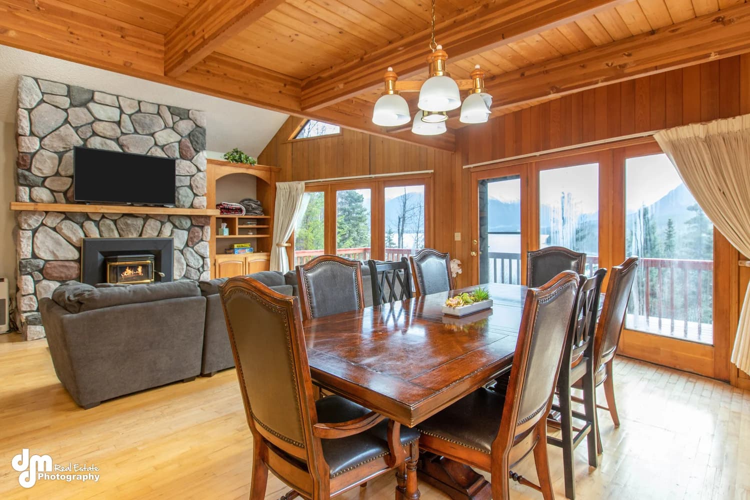 Cabin Vacation Rental Design — staged by Acorn Home Staging