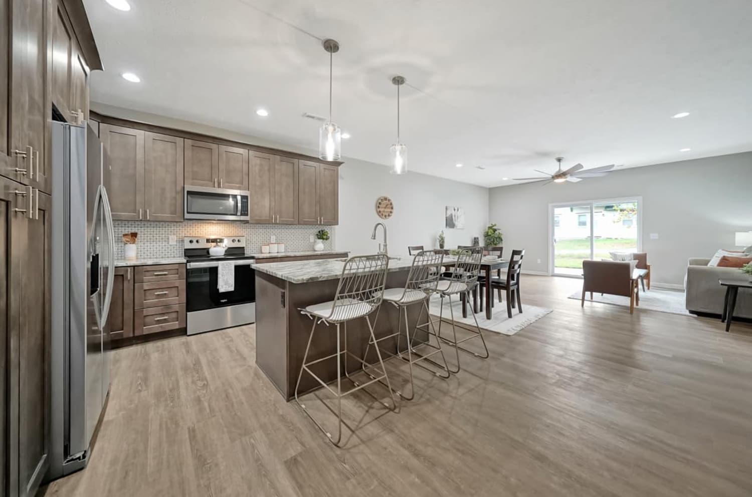 250 10th St — staged by Acorn Home Staging